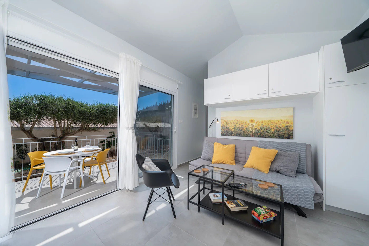 Spacious living room – Apartment 2 Beach House Kefalonia